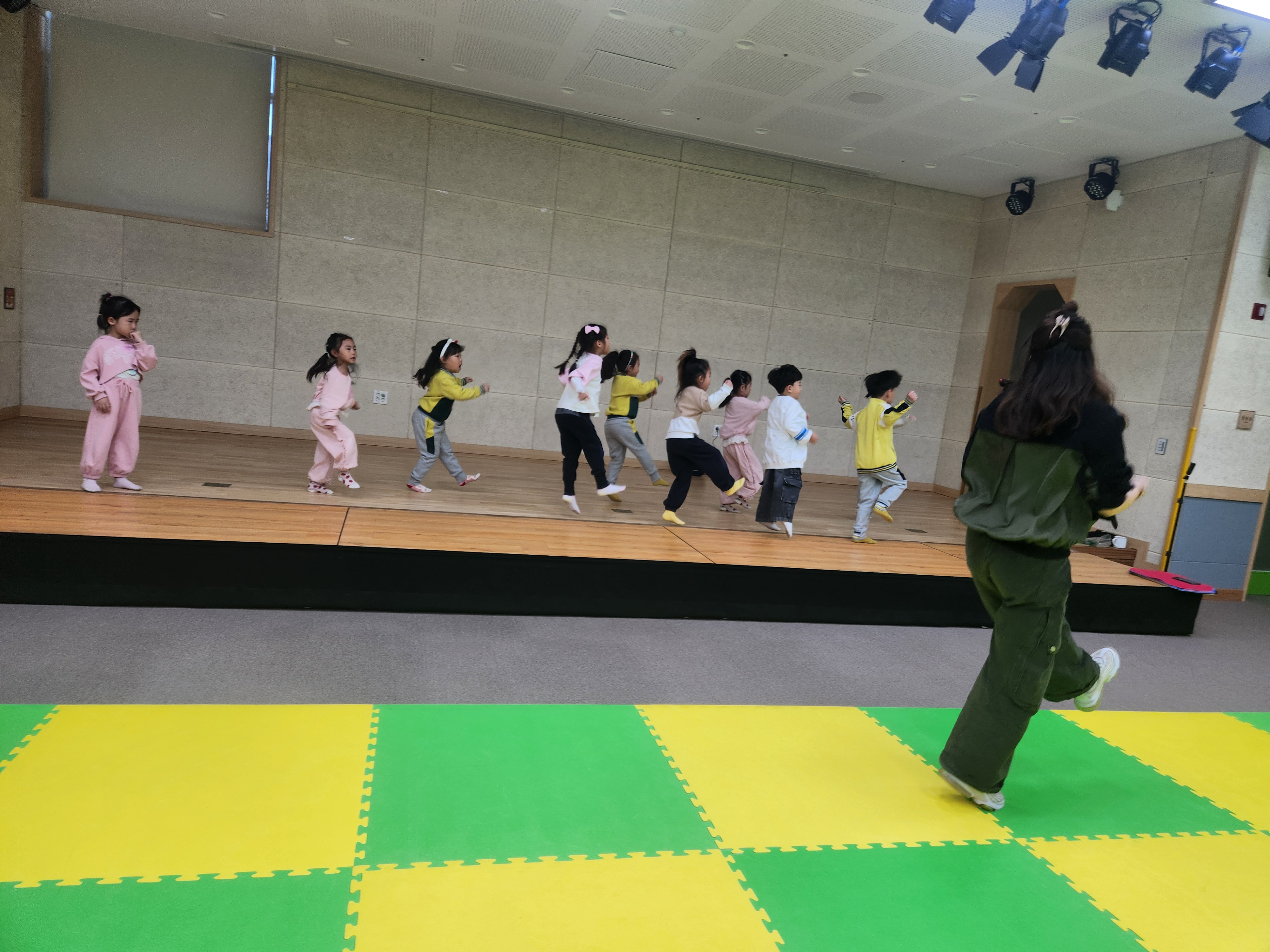 2025.11.5.[ LET'S DANCE]-블랙핑크 