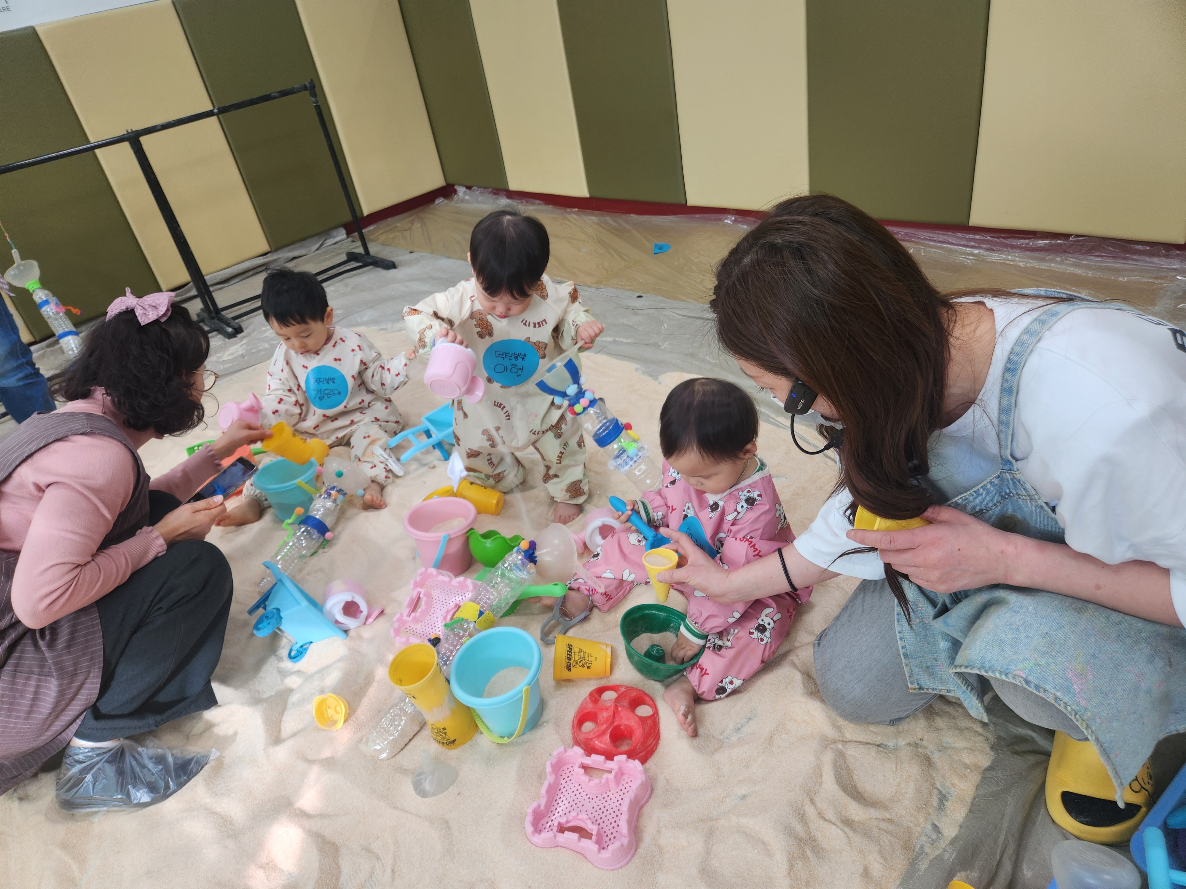 2025.12.16. [킹키즈 미술] 솜사탕 촉감놀이-덕진봄빛 어린이집 이미지