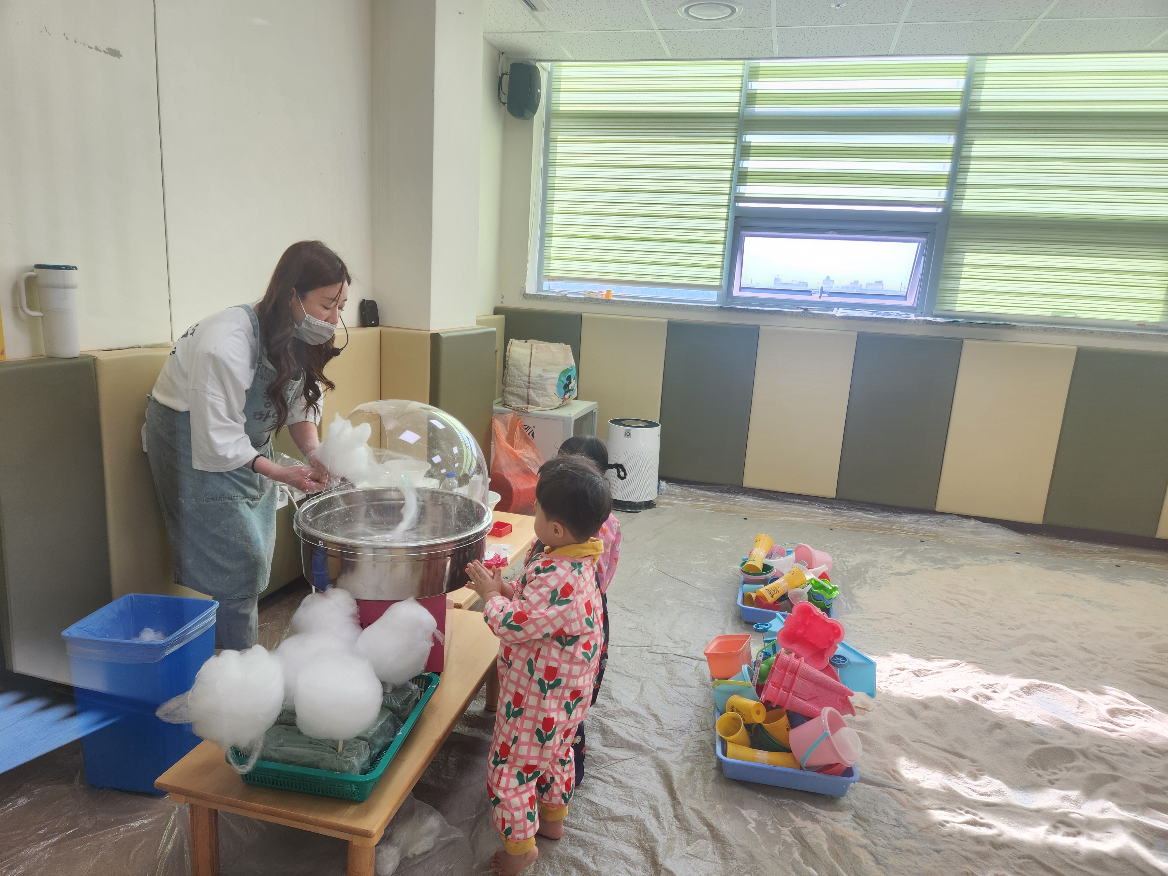 2025.12.16. [킹키즈 미술] 솜사탕 촉감놀이-태인 어린이집 이미지