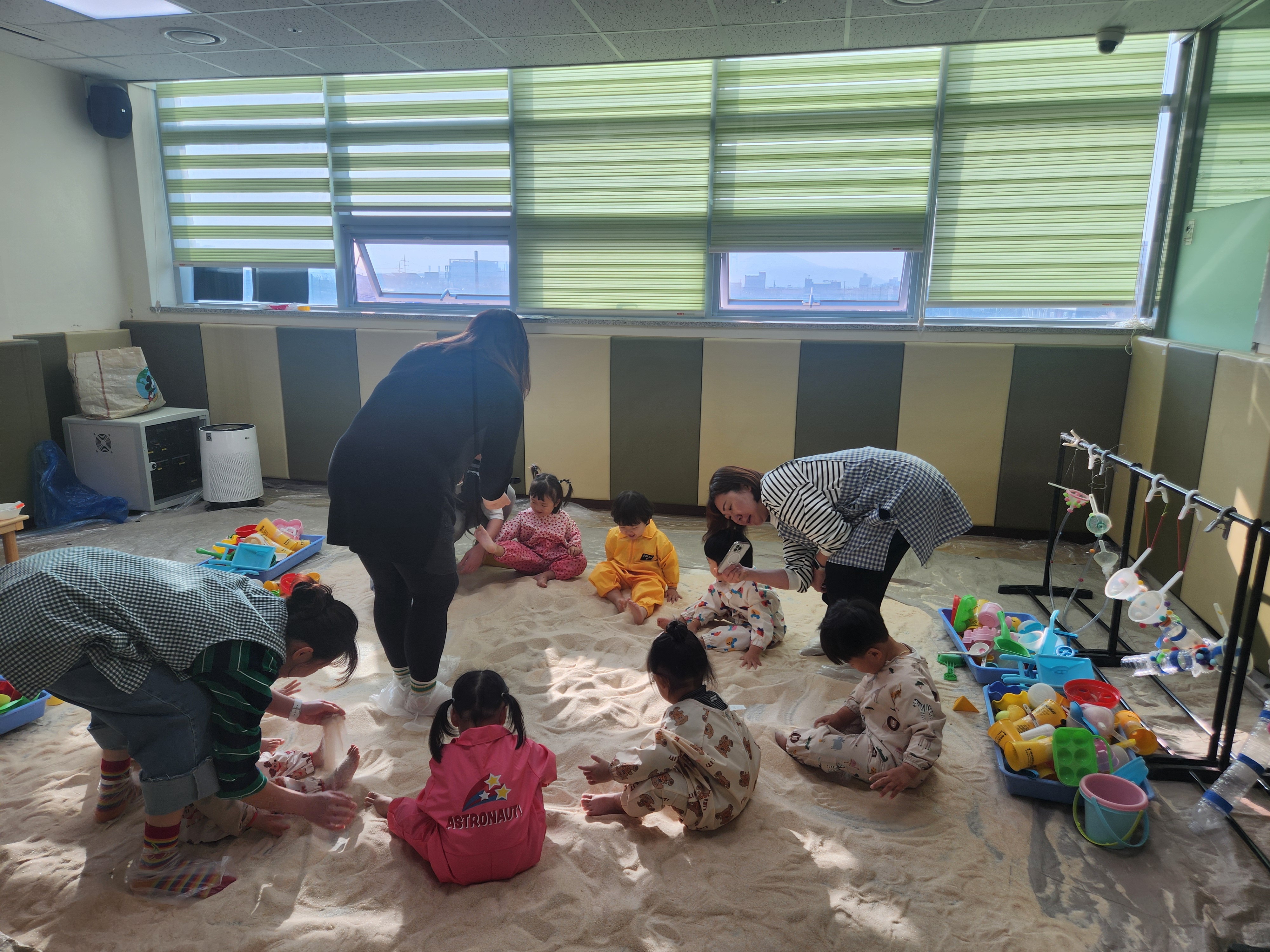 2025.12.17. [킹키즈 미술] 솜사탕 촉감놀이-가야 어린이집 이미지