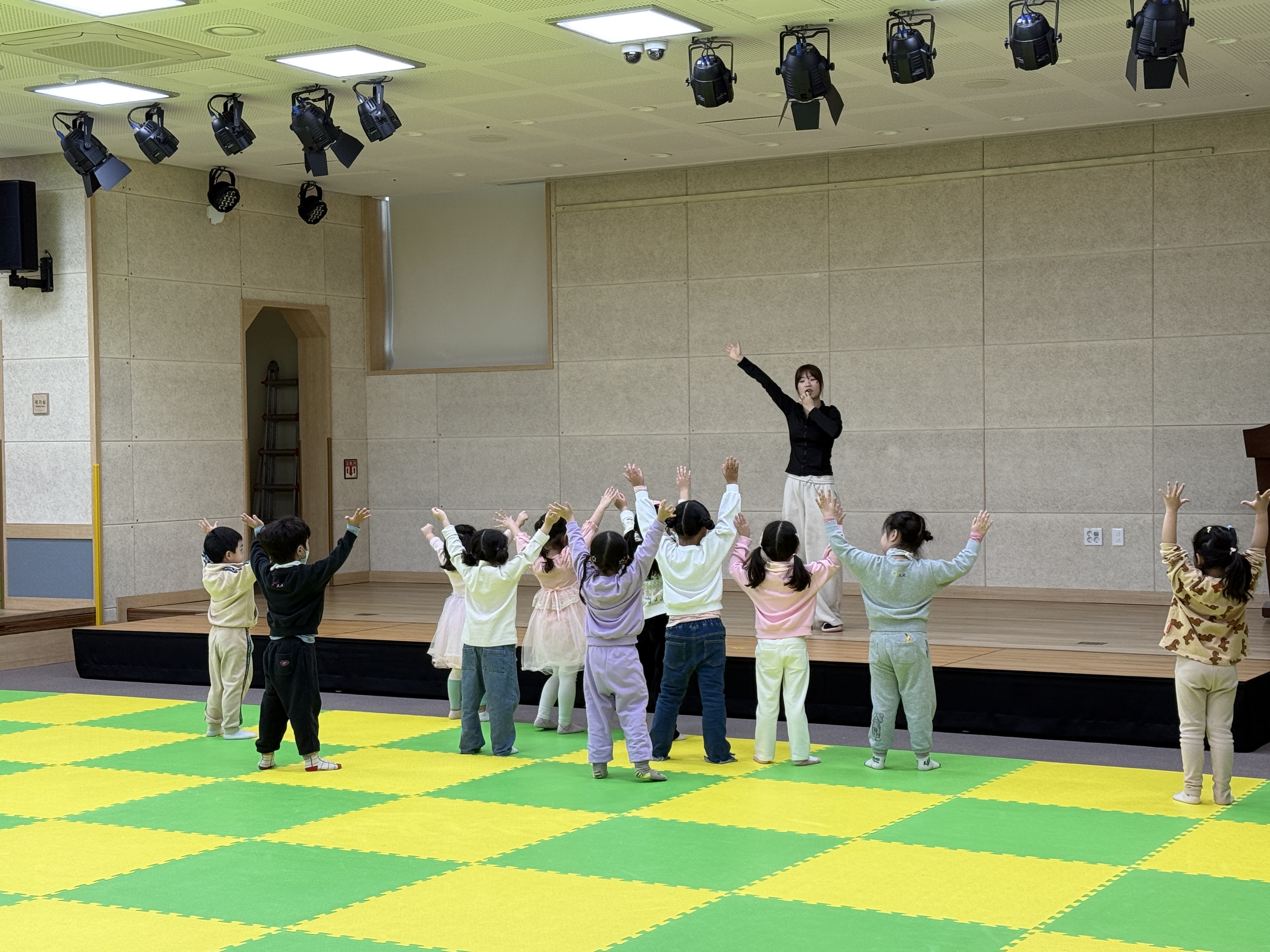 2026.3.11.[ LET'S DANCE] - 르세라핌 'SPAGHETTI 1' 이미지