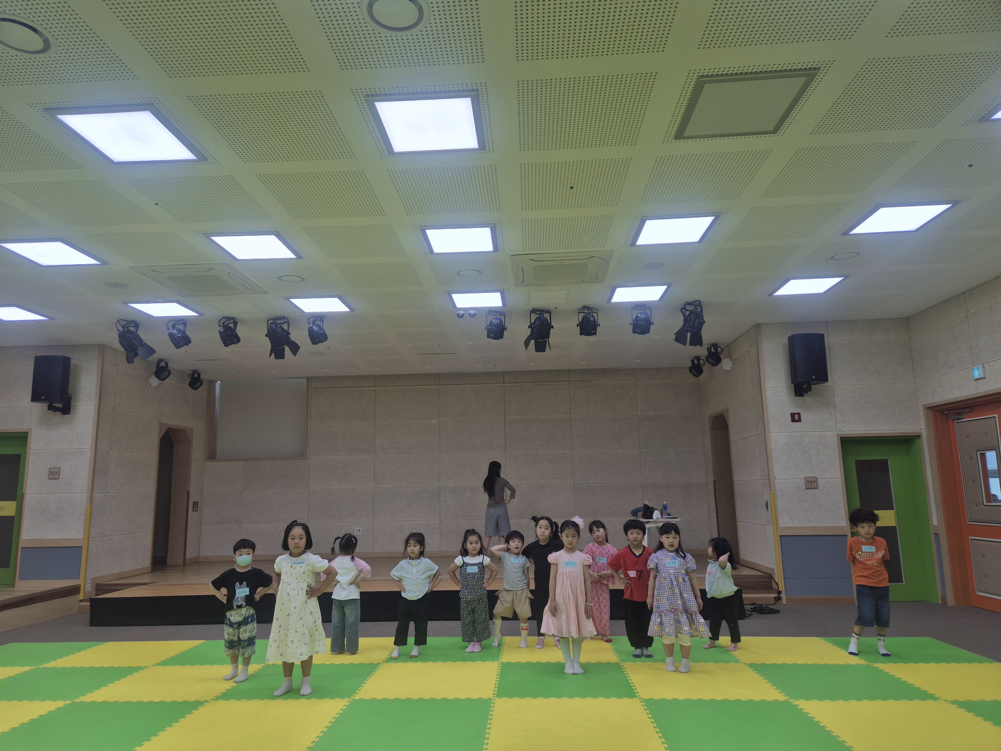 2026. 5.13.[ LET'S DANCE] -최예나 '캐치캐치1' 이미지