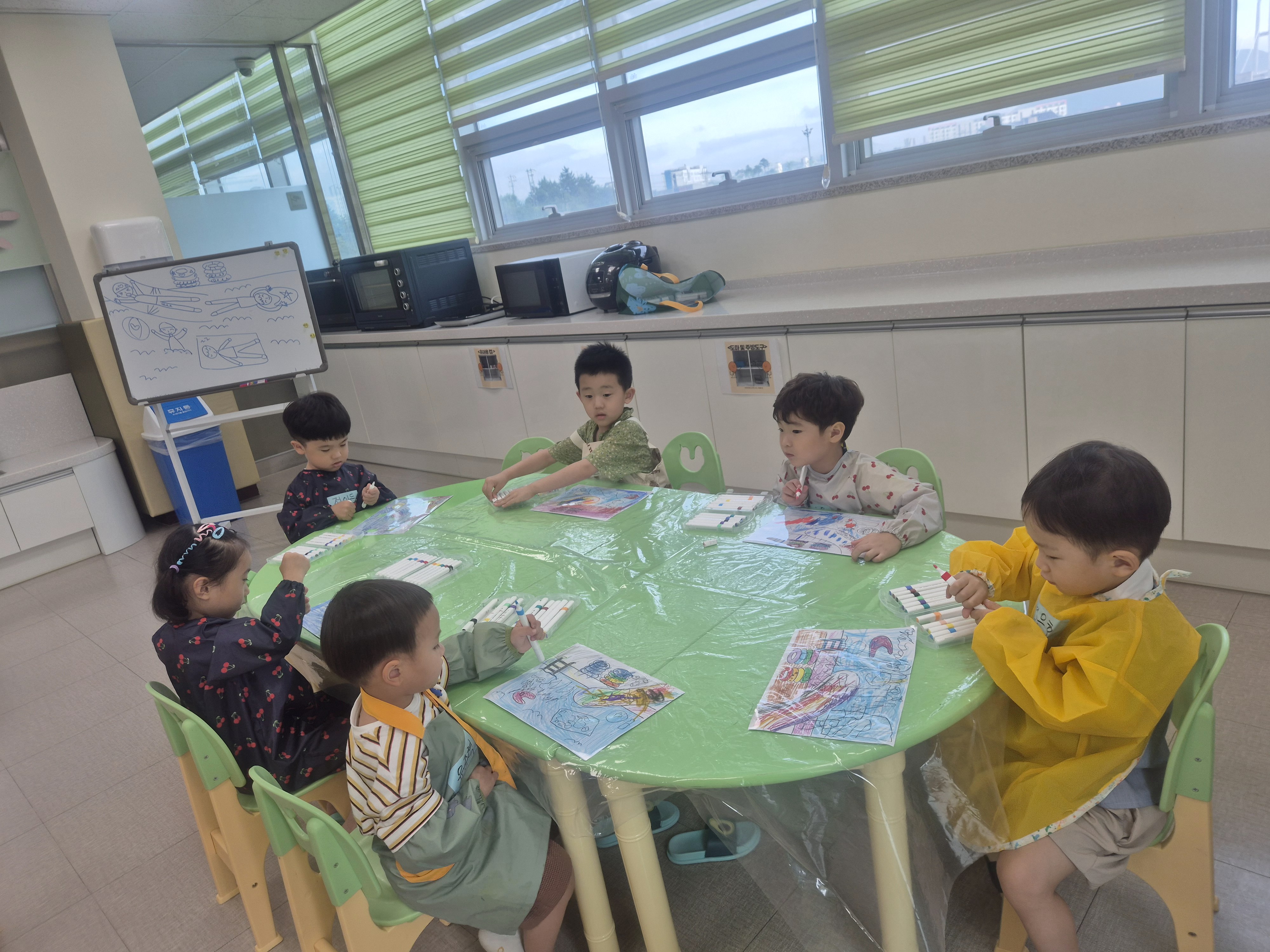2026.7.7. [홍선생미술] 수영장으로 고고씽 이미지