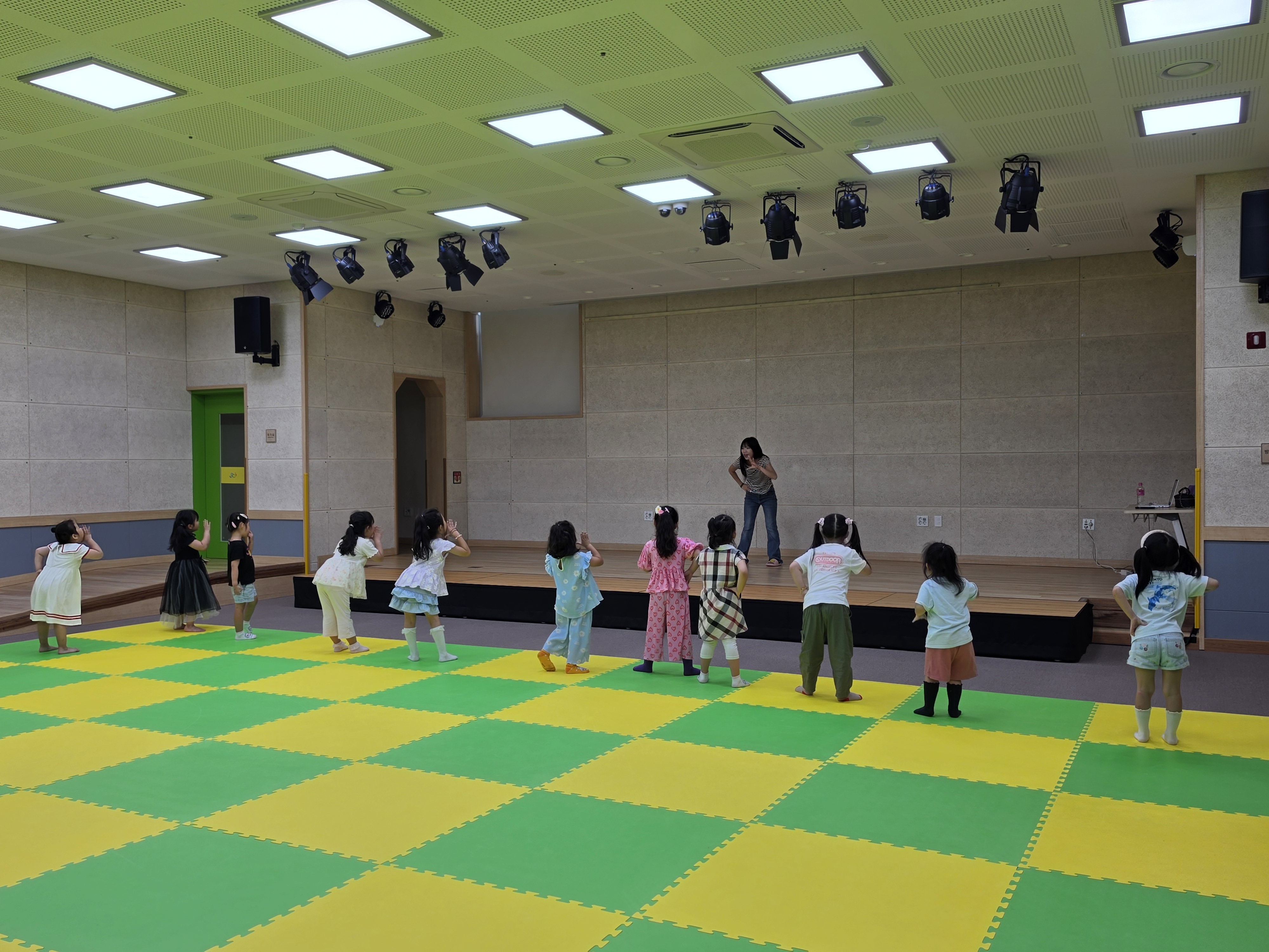 2026.9.9.[ LET'S DANCE] - 리센느 